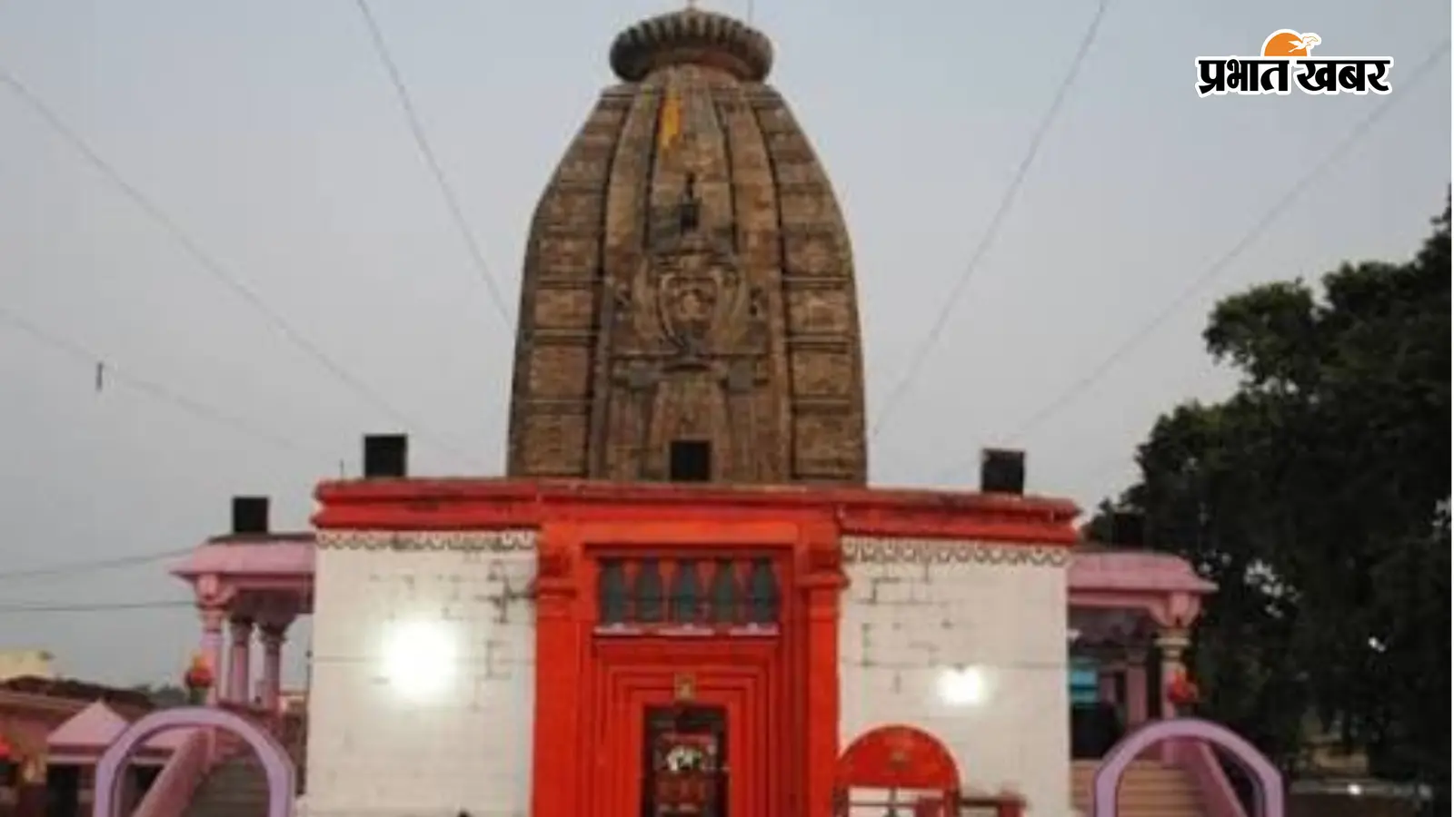 औरंगाबाद में रविवार को देव सूर्य मंदिर में उमड़ी आस्था, हजारों श्रद्धालुओं ने किए भगवान सूर्य के दर्शन