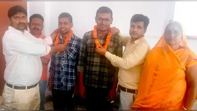 एक ही घर से दो डॉक्टर बनने की ओर कदम, मैनाटांड के सगे भाइयों ने NEET UG 2026 में रचा इतिहास