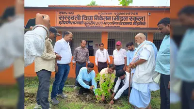 रोहतास: मोहनियां में सरस्वती विद्या निकेतन मॉडल स्कूल का शुभारंभ, पौधारोपण कर दिया पर्यावरण संरक्षण का संदेश
