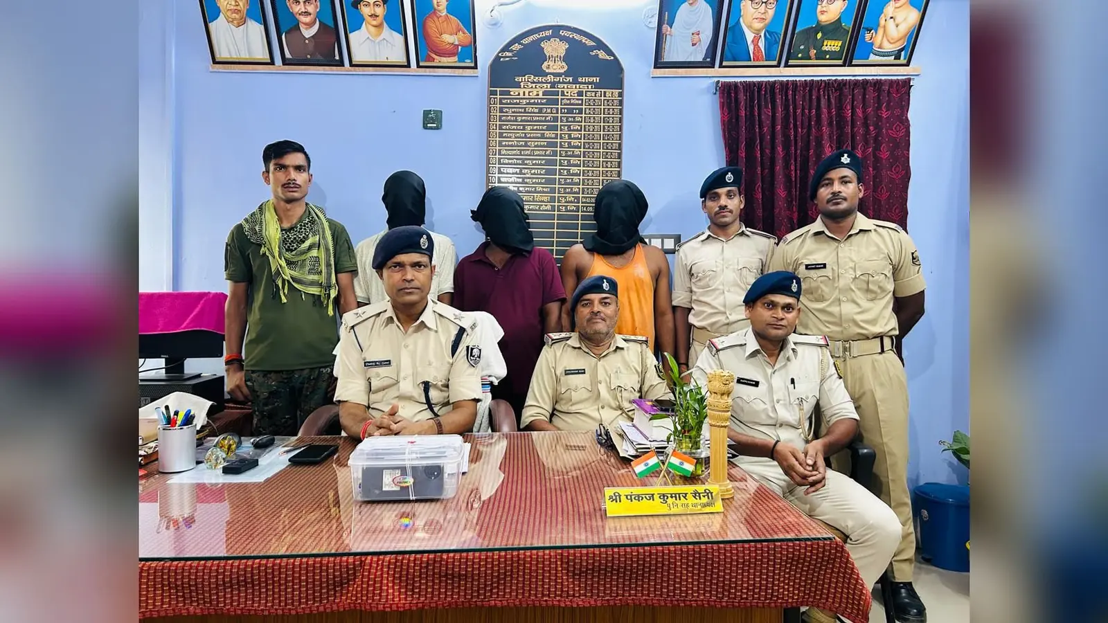 नवादा के वारिसलीगंज में तीन साइबर अपराधी गिरफ्तार, फर्जी सिम और कस्टमर डाटा बरामद