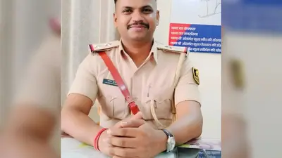 बक्सर: चोरी का 48 घंटे में खुलासा कर छाए थानाध्यक्ष चंदन कुमार, SP ने प्रशस्ति पत्र और नकद पुरस्कार से किया सम्मानित