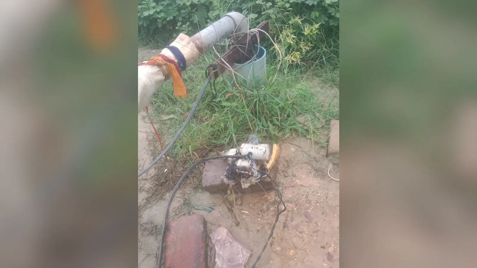 नवादा में चार दिनों से बंद है पेयजल बोरिंग, पानी के लिए परेशान ग्रामीण