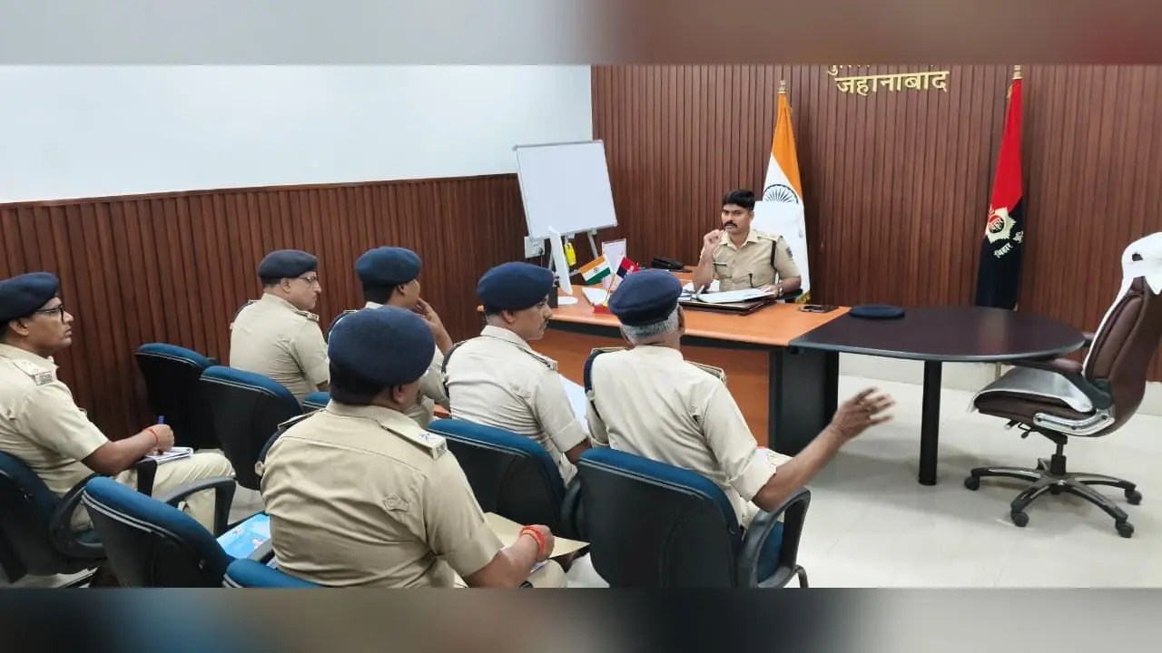 जहनाबाद में SP की समीक्षा बैठक, लंबित कांडों के त्वरित निष्पादन और थाना निरीक्षण के दिए निर्देश
