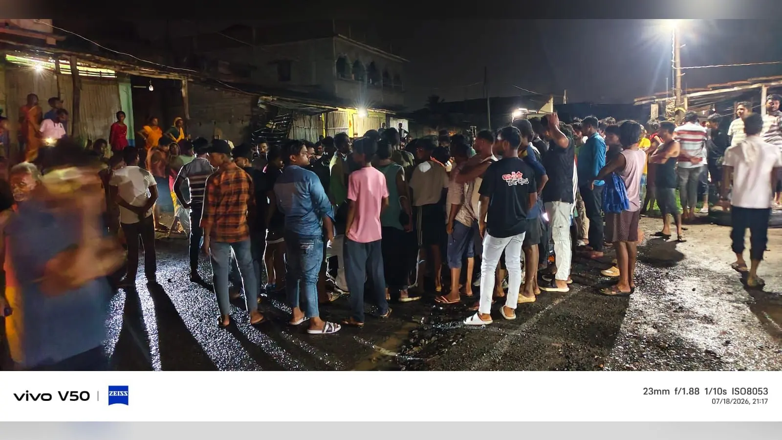 ट्रेलर की चपेट में आने से 50 वर्षीय अधेड़ की मौत, ग्रामीणों ने आधे घंटे तक किया रोड जाम
