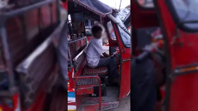 चेनारी में बिना लाइसेंस गाड़ियां दौड़ा रहे नाबालिग, परिवहन विभाग बेखबर
