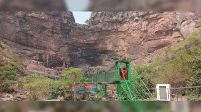 कैमूर: तुतला भवानी धाम में सूखा पड़ा वॉटरफॉल, जुलाई आधा बीता, फिर भी नहीं शुरू हुआ जलप्रपात; मायूस लौट रहे पर्यटक, पर्यटन पर असर