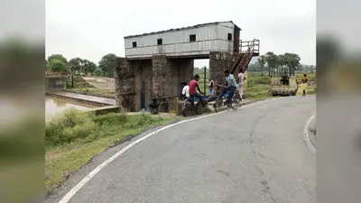 औरंगाबाद में मौत को दावत दे रही टूटी पुलिया, प्राणपुर डैम के पास हर दिन खतरे में गुजर रहे लोग
