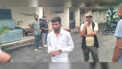 अररिया में बाइक की डिक्की से मिली 18 बोतल बियर, अस्पताल चौक पर पुलिस ने युवक को दबोचा