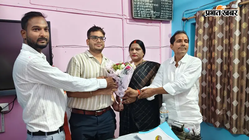 पटना जिले के बिक्रम के नए सीओ से मिलीं नगराध्यक्ष, किसानों और जमीन संबंधी मामलों के त्वरित समाधान की उठाई मांग