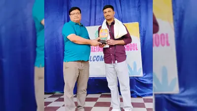 NEET 2026 में रोहतास के छात्रों का कमाल, आयुष को AIR 2000, सावर्णी ने हासिल की AIR 8141