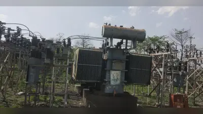 सीवान: महाराजगंज में बिजली की आंखमिचौली से लोग परेशान, हाई वोल्टेज और लो वोल्टेज बनी बड़ी समस्या