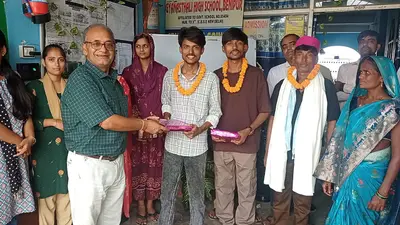 एक ही परिवार के दो बेटों ने किया कमाल, NEET में सफलता पर पूरे इलाके में खुशी