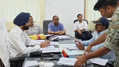 डीएम ने जनसुनवाई में सुनीं 56 शिकायतें, अधिकारियों को समयबद्ध निपटारे के निर्देश