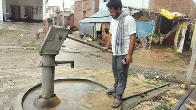 कैमूर: नुआंव में 15 दिनों से खराब पड़ा सरकारी चापाकल, मंदिर आने वाले श्रद्धालुओं और ग्रामीणों को पेयजल संकट