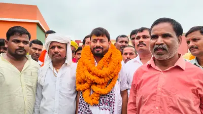 कैमूर में पैक्स चुनाव की बढ़ी सरगर्मी, अमांव पंचायत में पहले दिन अध्यक्ष पद के लिए दो समेत 14 प्रत्याशियों ने भरा पर्चा