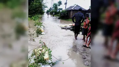 कोसी के बढ़ते जलस्तर से टूटी मुख्यमंत्री ग्राम सड़क, 10 गांवों का संपर्क प्रभावित