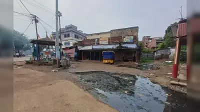 बांका के गांधी चौक पर गंदगी और जलजमाव से लोग परेशान, बदबू से बढ़ा बीमारी का खतरा