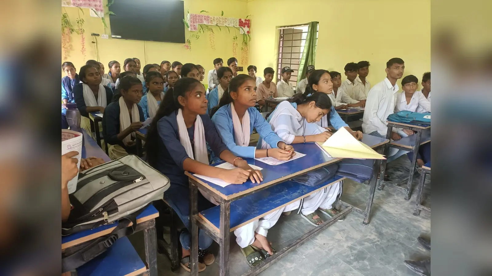 सखी वार्ता में छात्र-छात्राओं को महिला सुरक्षा और करियर की दी जानकारी