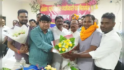 फारबिसगंज प्रखंड में विदाई सह सम्मान समारोह: नव पदस्थापित BDO कर्मजीत राम का स्वागत, निवर्तमान BDO संजय कुमार को दी गई विदाई