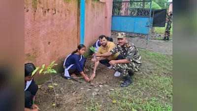 पर्यावरण संरक्षण का संदेश: SSB और विद्यालय ने मिलकर लगाए 100 से अधिक पौधें