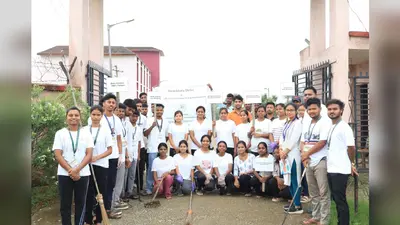 BAU हॉर्टिकल्चर कॉलेज में छात्रों और शिक्षकों ने किया श्रमदान, बोले- 'कार्बन फुटप्रिंट घटाकर बचाएंगे पर्यावरण'