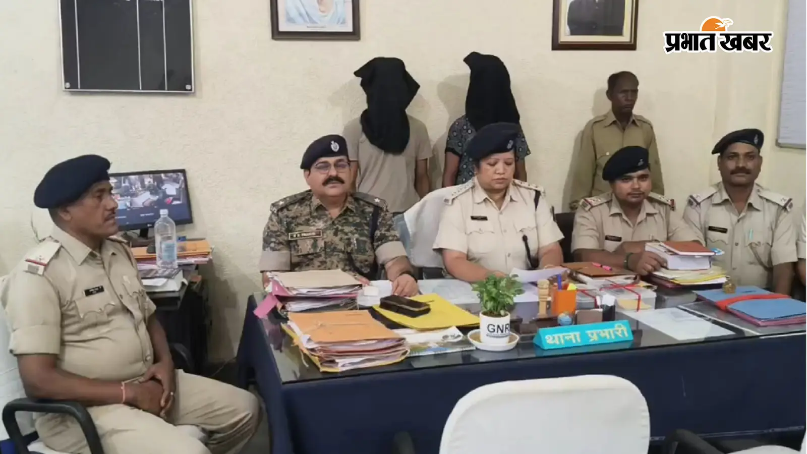 लोहरदगा में आपराधिक घटना की साजिश नाकाम, हथियार के साथ दो अपराधी गिरफ्तार