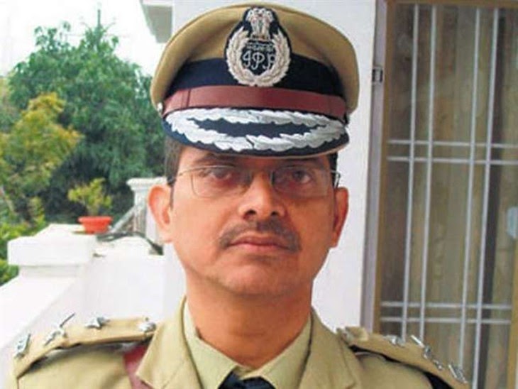 पूर्व डीआईजी अमिताभ ठाकुर 