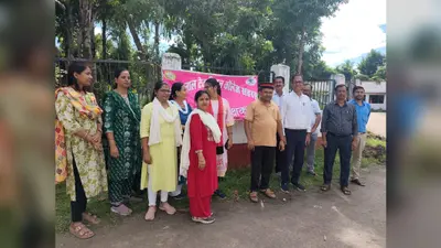 उच्च शिक्षा विधेयक के विरोध में एमएलटी कॉलेज के शिक्षकों ने किया प्रदर्शन