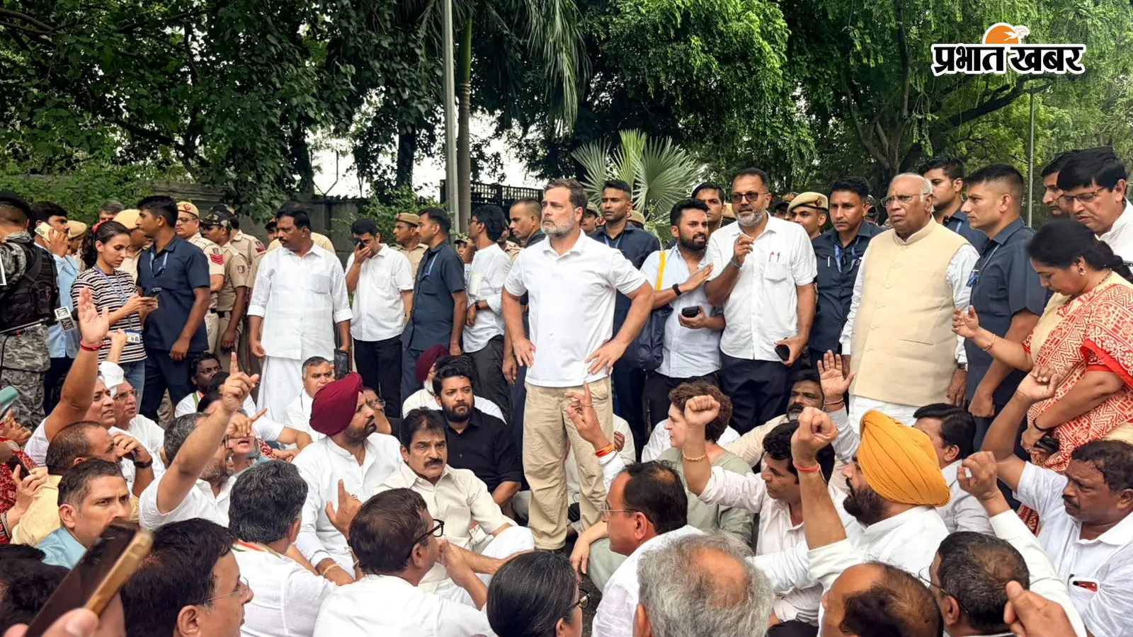 Congress Protest LIVE: पीएम आवास के बाहर कांग्रेस का हल्ला बोल, पुलिस ने कन्हैया समेत कांग्रेस नेताओं को हिरासत में लिया