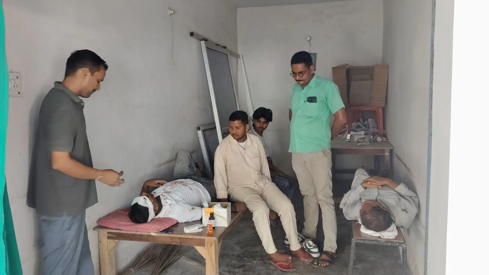 सीवान में नीलगाय के झुंड से टकराई बाइक, दो लोग गंभीर घायल