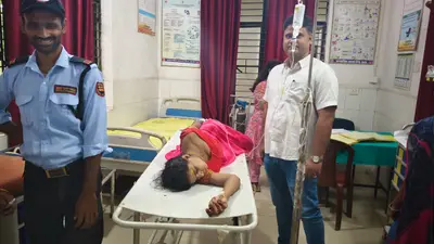 रोहतास: बभनौल अड्डा के पास अनियंत्रित हुई बाइक, सड़क पर गिरकर महिला गंभीर रूप से घायल