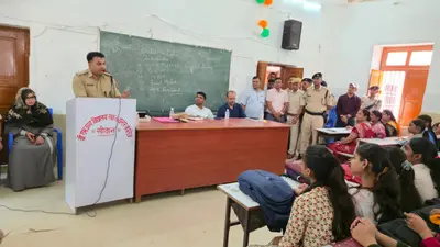 सीवान: साइबर मंगलवार अभियान: वीएम हाई स्कूल में छात्रों को दी गई डिजिटल सुरक्षा की जानकारी