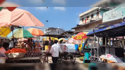 सारण: साहेबगंज-मौना सड़क पर अतिक्रमण का कब्जा, बाजार लगने से वाहनों का परिचालन बाधित