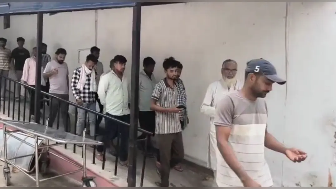 बेगूसराय: न्यू कार्बन फैक्ट्री में कार्य के दौरान मजदूर की मौत, परिजनों ने प्रबंधन पर लापरवाही का लगाया आरोप