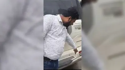 बेगूसराय: भोज से लौट रहे डॉक्टर की स्कॉर्पियो पर ताबड़तोड़ फायरिंग, दो गोलियां लगीं, बाल-बाल बचे चिकित्सक