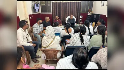कैमूर: भगवानपुर सीएचसी में स्वास्थ्य सेवाओं की समीक्षा, कमजोर प्रदर्शन पर एएनएम को चेतावनी