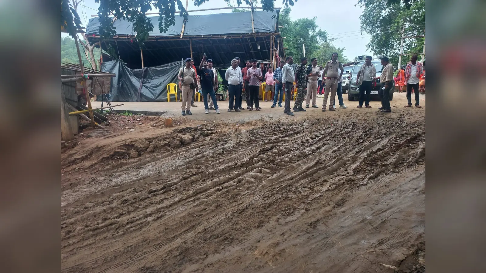 श्रावणी मेला की तैयारी : कांवरिया पथ पर प्रशासन सख्त, गड्ढे भरने और अतिक्रमण हटाने के दिए कड़े निर्देश