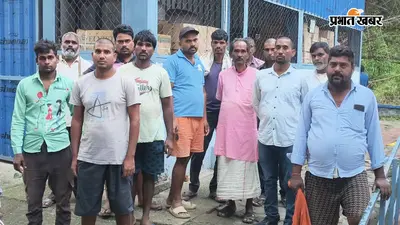 ट्रैक्टर के केज व्हील से टकराई बाइक, एक युवक की मौत, दूसरा वाराणसी ट्रॉमा सेंटर रेफर