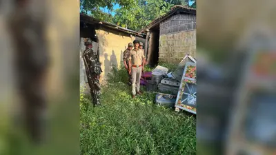 फरार दो अभियुक्तों के घर पुलिस की कुर्की-जब्ती, कोर्ट के आदेश पर कार्रवाई
