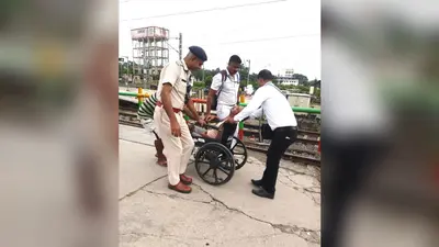 बीमार यात्रियों के लिए आरपीएफ बनी सहारा, दो माह में 19 लोगों की बचाई जान