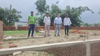 सीवान: भगवानपुर हाट के दो पैक्स गोदामों में निर्माण में मिली गड़बड़ी, संयुक्त निबंधक ने दिए सुधार के निर्देश