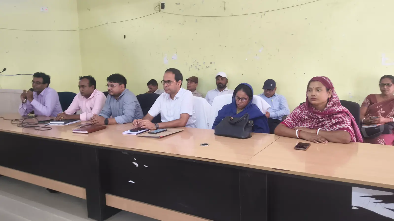 बारसोई पंचायत समिति की बैठक में बिजली और नल-जल योजना पर हंगामा