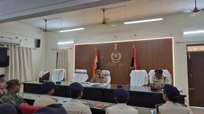 डायल 112'' सेवा में प्रतिनियुक्त पुलिस पदाधिकारियों और कर्मियों के साथ एसपी ने की बैठक