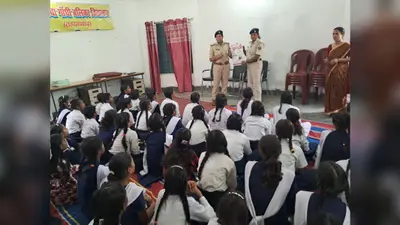 जहानाबाद: कस्तूरबा गांधी बालिका विद्यालय में साइबर अपराध और महिला सुरक्षा को लेकर जागरूकता अभियान, पुलिस दीदी टीम ने की पहल