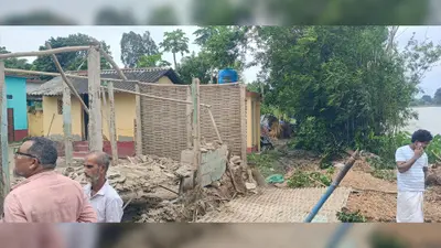महानंदा के कटाव से मलहाना गांव पर संकट, 20 परिवारों के घर नदी में समाए, पलायन को मजबूर लोग