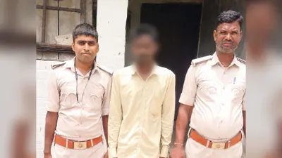 AK-47 के साथ फोटो वायरल करना पड़ा भारी, पुलिस ने युवक को किया गिरफ्तार
