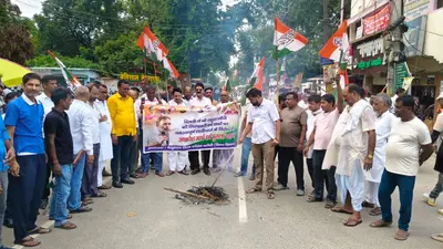 बेगूसराय: कांग्रेस का मोदी सरकार के खिलाफ जोरदार प्रदर्शन, किया पुतला दहन