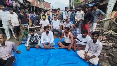 नवादा: रोह बाजार में जलजमाव के खिलाफ फूटा लोगों का गुस्सा, सड़क जाम से घंटों ठप रहा यातायात