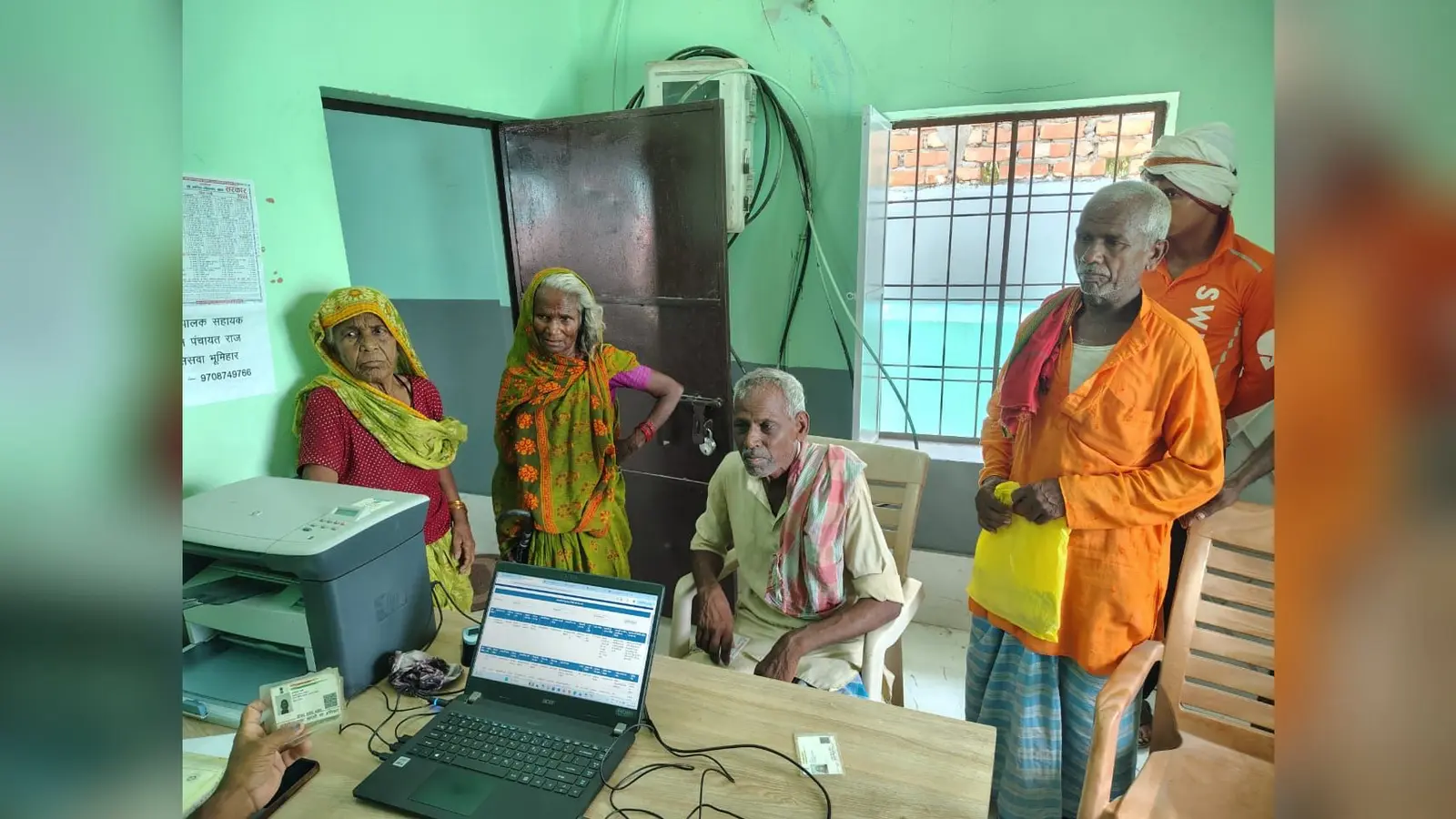 बेतिया: पेंशनधारियों के लिए बड़ी खुशखबरी, अब गांव में ही बनेगा लाइफ सर्टिफिकेट