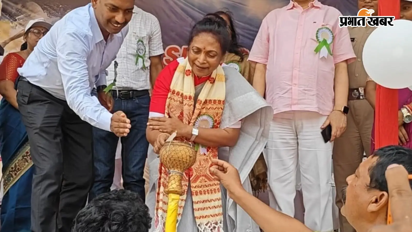 JNV हंसडीहा में फुटबॉल का महासंग्राम, प्री-सुब्रोतो कप 2026 का धमाकेदार आगाज, विधायक लुईस मरांडी ने किया उद्घाटन